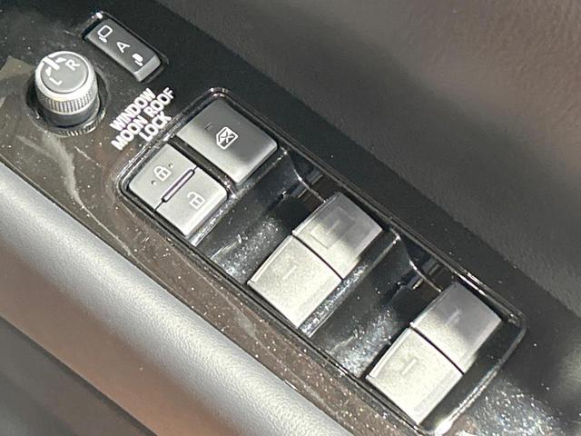 アルファード ２．５Ｓ　Ｃパッケージ　禁煙車　サンルーフ　モデリスタ　後席モニター　１０型ナビ　ＪＢＬサウンド　全周囲カメラ　両側パワスラ　レーダークルーズ　シートベンチレーション　デジタルミラー　ＣＤ＆ＤＶＤ　ブラインドスポットモニター（44枚目）