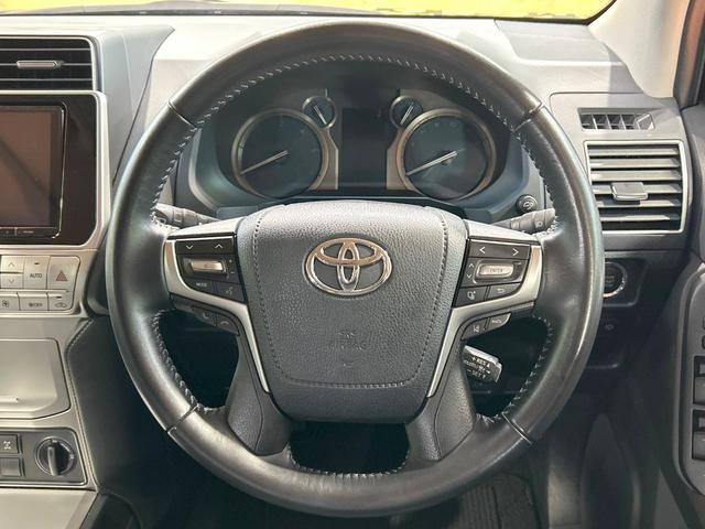 ランドクルーザープラド ＴＸ　Ｌパッケージ　マットブラックエディション　禁煙車　サンルーフ　９型ナビ　フルセグ　ルーフレール　トヨタセーフティセンス　レーダークルーズ　ＬＥＤヘッドライト　シートベンチレーション　純正１８インチＡＷ　パワーシート　バックカメラ　ＥＴＣ（12枚目）