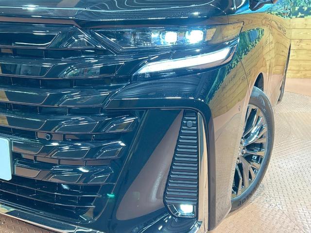 ヴェルファイアハイブリッド Ｚ　プレミア　禁煙　後席モニター　ユニバーサルステップ　ガラスルーフ　両側電動ドア　電動リアゲート　全周囲カメラ　デジタルインナーミラー　ヘッドアップディスプレイ　ＡＣ１００Ｖ　シートベンチレーション　ＥＴＣ（14枚目）