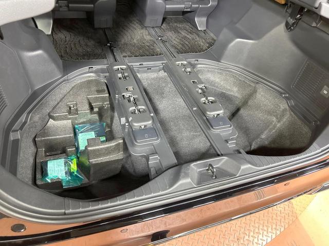 ヴェルファイアハイブリッド Ｚ　プレミア　禁煙　後席モニター　ユニバーサルステップ　ガラスルーフ　両側電動ドア　電動リアゲート　全周囲カメラ　デジタルインナーミラー　ヘッドアップディスプレイ　ＡＣ１００Ｖ　シートベンチレーション　ＥＴＣ（47枚目）