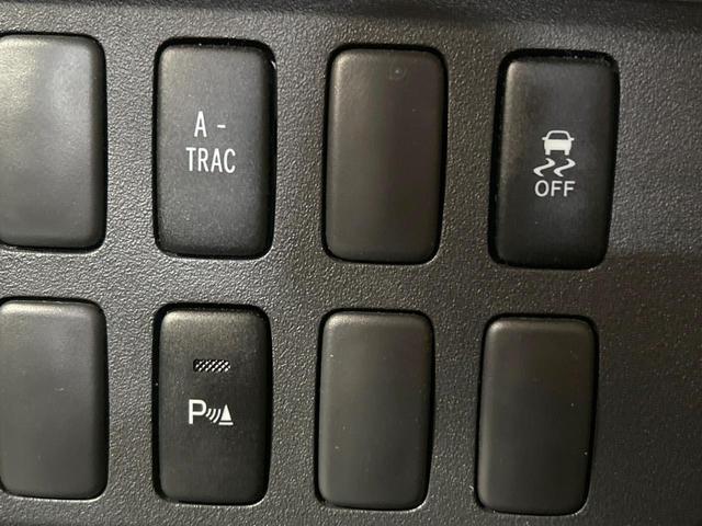 ＦＪクルーザー ベースグレード　禁煙車　バンパーガード　ルーフレール　ＳＤナビ　フルセグ　リアコーナーセンサー　ＥＴＣ　Ｂｌｕｅｔｏｏｔｈ再生　Ａ－ＴＲＡＣ　キーレスエントリー　リアフォグランプ　１７インチアルミホイール（8枚目）