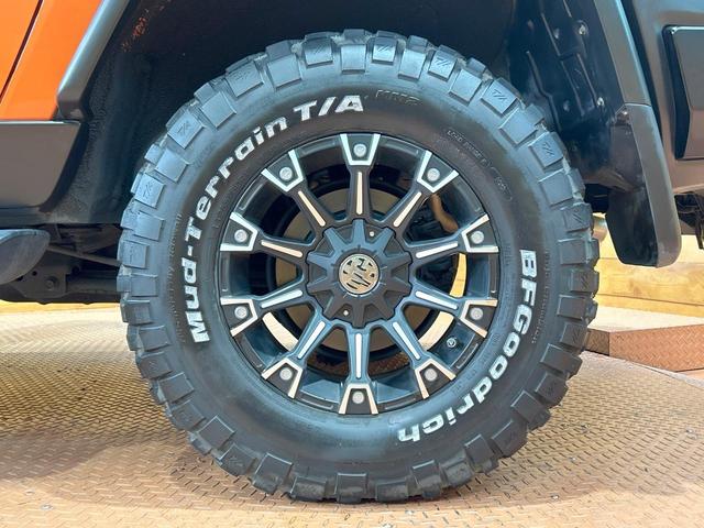 ＦＪクルーザー ベースグレード　禁煙車　バンパーガード　ルーフレール　ＳＤナビ　フルセグ　リアコーナーセンサー　ＥＴＣ　Ｂｌｕｅｔｏｏｔｈ再生　Ａ－ＴＲＡＣ　キーレスエントリー　リアフォグランプ　１７インチアルミホイール（22枚目）