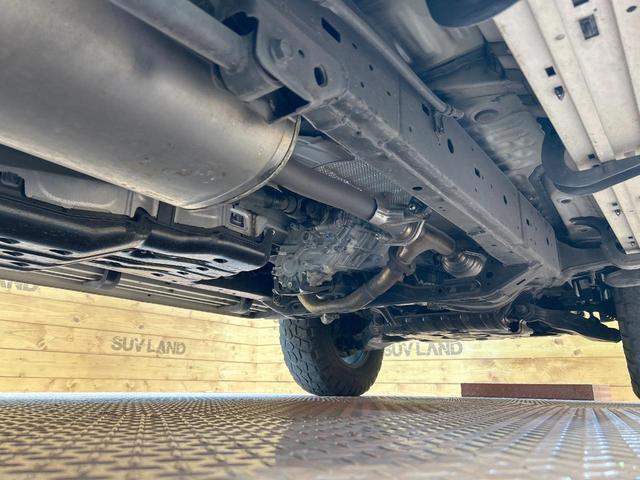 ＦＪクルーザー ベースグレード　禁煙車　バンパーガード　ルーフレール　ＳＤナビ　フルセグ　リアコーナーセンサー　ＥＴＣ　Ｂｌｕｅｔｏｏｔｈ再生　Ａ－ＴＲＡＣ　キーレスエントリー　リアフォグランプ　１７インチアルミホイール（26枚目）