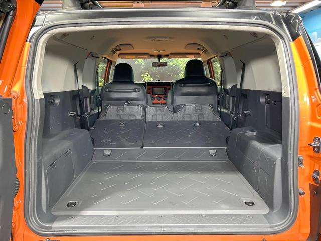 ＦＪクルーザー ベースグレード　禁煙車　バンパーガード　ルーフレール　ＳＤナビ　フルセグ　リアコーナーセンサー　ＥＴＣ　Ｂｌｕｅｔｏｏｔｈ再生　Ａ－ＴＲＡＣ　キーレスエントリー　リアフォグランプ　１７インチアルミホイール（29枚目）