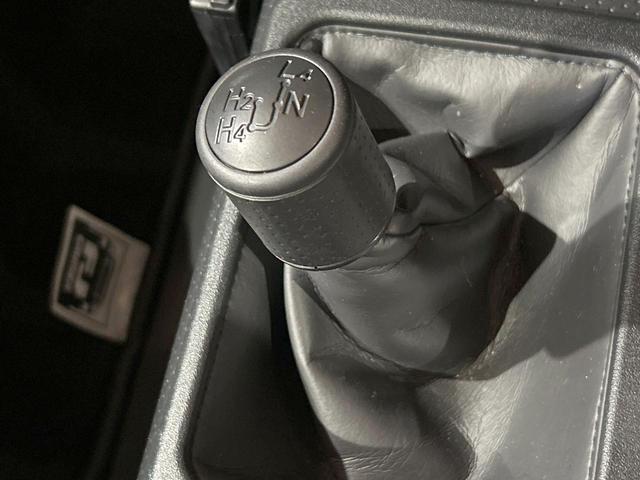 ＦＪクルーザー ベースグレード　禁煙車　バンパーガード　ルーフレール　ＳＤナビ　フルセグ　リアコーナーセンサー　ＥＴＣ　Ｂｌｕｅｔｏｏｔｈ再生　Ａ－ＴＲＡＣ　キーレスエントリー　リアフォグランプ　１７インチアルミホイール（43枚目）