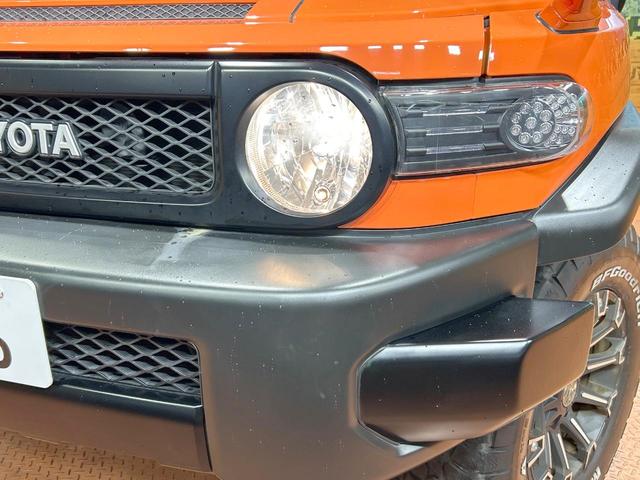 ＦＪクルーザー ベースグレード　禁煙車　バンパーガード　ルーフレール　ＳＤナビ　フルセグ　リアコーナーセンサー　ＥＴＣ　Ｂｌｕｅｔｏｏｔｈ再生　Ａ－ＴＲＡＣ　キーレスエントリー　リアフォグランプ　１７インチアルミホイール（69枚目）