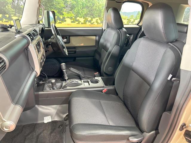 ＦＪクルーザー カラーパッケージ　禁煙車　オーディオ　クルーズコントロール　サイドステップ　フロントデアイサー　純正１７インチアルミホイール　リアコーナーセンサー　リアフォグランプ　キーレスエントリー　ＥＴＣ（14枚目）