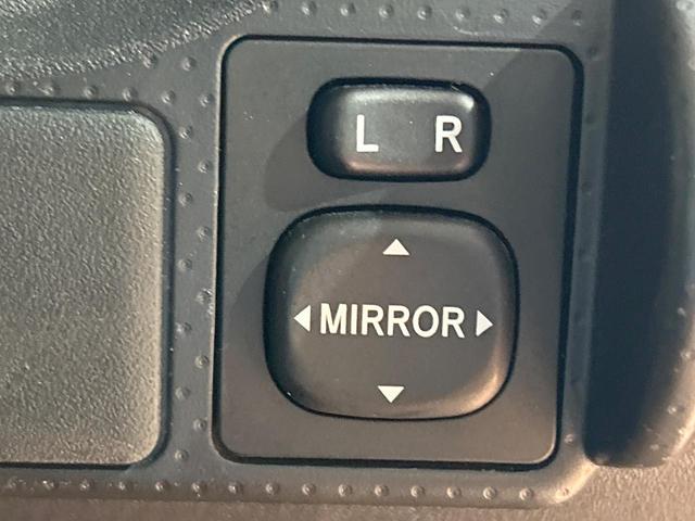 ＦＪクルーザー カラーパッケージ　禁煙車　オーディオ　クルーズコントロール　サイドステップ　フロントデアイサー　純正１７インチアルミホイール　リアコーナーセンサー　リアフォグランプ　キーレスエントリー　ＥＴＣ（22枚目）