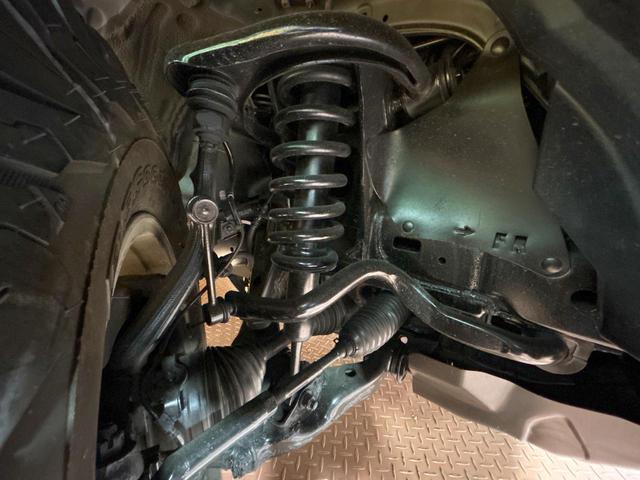 ＦＪクルーザー カラーパッケージ　禁煙車　オーディオ　クルーズコントロール　サイドステップ　フロントデアイサー　純正１７インチアルミホイール　リアコーナーセンサー　リアフォグランプ　キーレスエントリー　ＥＴＣ（60枚目）