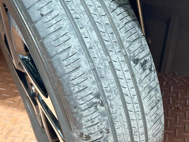 シエンタ ハイブリッドＺ　禁煙車　後席モニター　１０型ナビ　全周囲カメラ　両側電動ドア　レーダークルーズ　シートヒーター　ＡＣ１００Ｖ　ステアリングヒーター　ＥＴＣ　ドラレコ　オートハイビーム　ブラインドスポットモニター（28枚目）