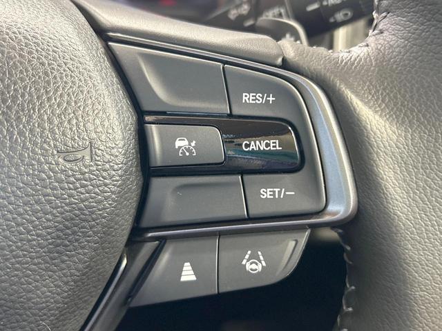 ＷＲ－Ｖ Ｚ＋　禁煙　純正８型ナビ　レーダークルーズコントロール　ＥＴＣ　コーナーセンサー　バックカメラ　パドルシフト　フルセグ　ＬＥＤヘッドライト　純正１７インチアルミ　Ｂｌｕｅｔｏｏｔｈ　ステアリングリモコン（5枚目）