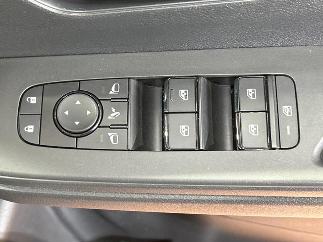 セレナ ハイウェイスターＶ　禁煙車　後席モニター　両側パワスラ　１２型ナビ　全周囲カメラ　プロパイロット　ブラインドスポットモニター　シートヒーター　インテリジェントミラー　ＥＴＣ　フルセグ　オートハイビーム　クリアランスソナー（44枚目）