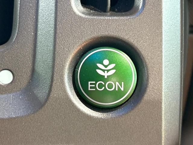 ステップワゴンスパーダ Ｚ　禁煙車　フリップダウンモニター　両側電動ドア　純正ナビ　フルセグ　バックカメラ　純正１７インチアルミホイール　オートエアコン　ＨＩＤヘッドライト　キーレスエントリー　ＥＴＣ（39枚目）