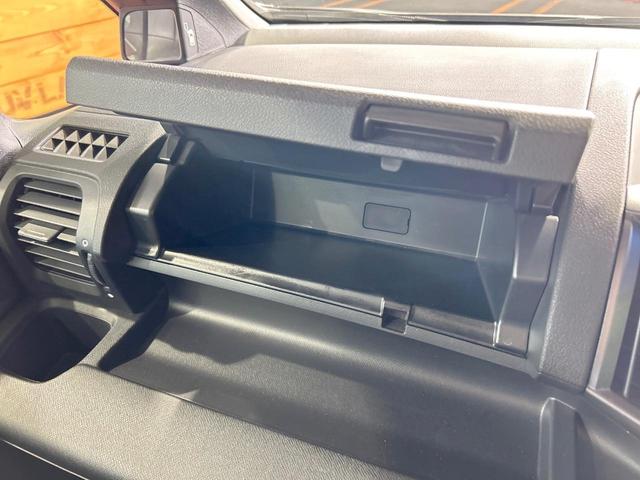 ステップワゴンスパーダ Ｚ　禁煙車　フリップダウンモニター　両側電動ドア　純正ナビ　フルセグ　バックカメラ　純正１７インチアルミホイール　オートエアコン　ＨＩＤヘッドライト　キーレスエントリー　ＥＴＣ（50枚目）