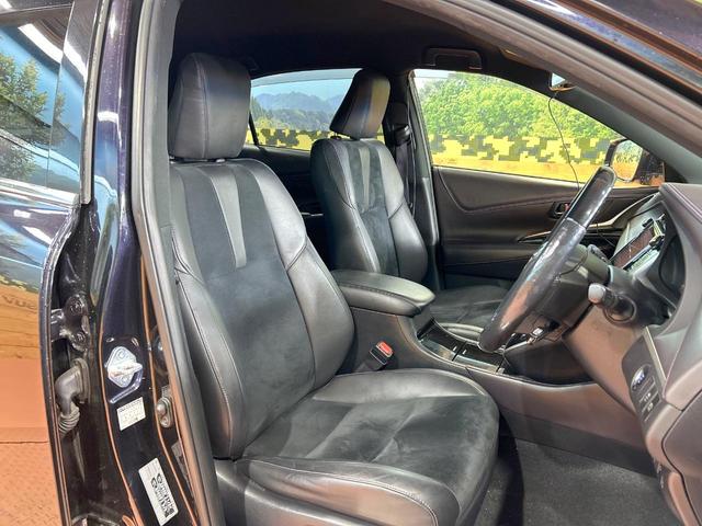 ハリアー プレミアム　アドバンスドパッケージ　スタイルモーヴ　禁煙車　ＪＢＬサウンド　全周囲カメラ　純正９型ナビ　トヨタセーフティセンス　クリアランスソナー　レーダークルーズ　メモリーパワーシート　電動リアゲート　純正１８インチＡＷ　ハーフレザーシート　ＥＴＣ（9枚目）