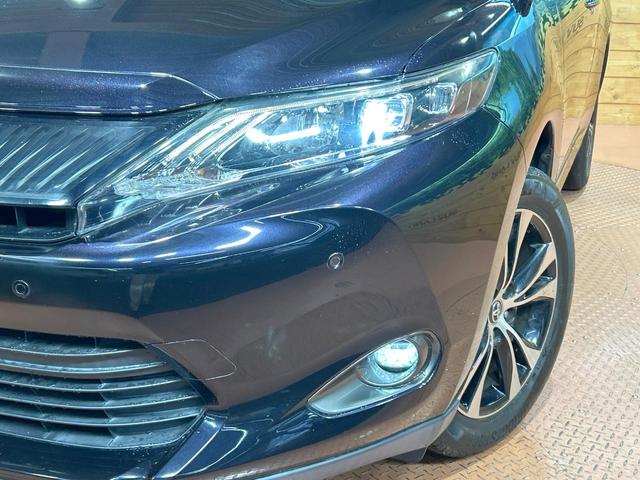 ハリアー プレミアム　アドバンスドパッケージ　スタイルモーヴ　禁煙車　ＪＢＬサウンド　全周囲カメラ　純正９型ナビ　トヨタセーフティセンス　クリアランスソナー　レーダークルーズ　メモリーパワーシート　電動リアゲート　純正１８インチＡＷ　ハーフレザーシート　ＥＴＣ（13枚目）