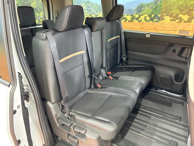 セレナ ハイウェイスターＶ　登録済未使用車　純正１２型ナビ　全周囲カメラ　両側電動ドア　インテリジェントルームミラー　プロパイロット　ブラインドスポットモニター　ＥＴＣ　駐車支援システム　コーナーセンサー　アイドリングストップ（9枚目）