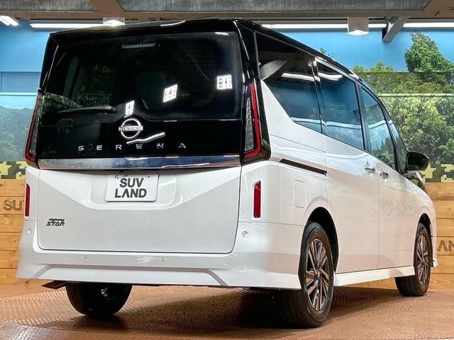 セレナ ハイウェイスターＶ　登録済未使用車　純正１２型ナビ　全周囲カメラ　両側電動ドア　インテリジェントルームミラー　プロパイロット　ブラインドスポットモニター　ＥＴＣ　駐車支援システム　コーナーセンサー　アイドリングストップ（17枚目）