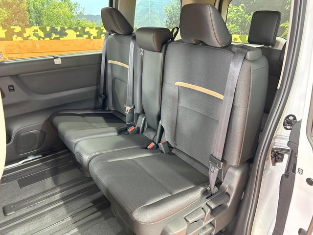 セレナ ハイウェイスターＶ　登録済未使用車　純正１２型ナビ　全周囲カメラ　両側電動ドア　インテリジェントルームミラー　プロパイロット　ブラインドスポットモニター　ＥＴＣ　駐車支援システム　コーナーセンサー　アイドリングストップ（30枚目）