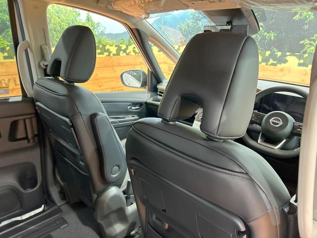 セレナ ハイウェイスターＶ　登録済未使用車　純正１２型ナビ　全周囲カメラ　両側電動ドア　インテリジェントルームミラー　プロパイロット　ブラインドスポットモニター　ＥＴＣ　駐車支援システム　コーナーセンサー　アイドリングストップ（41枚目）