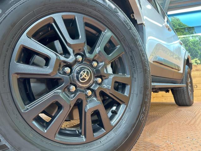 ランドクルーザー２５０ ＶＸ　禁煙　ＪＢＬ付１２型ディスプレイオーディオ　トヨタチームメイト　モデリスタパッケージ　シグネチャーイルミ　オーバーフェンダー　丸目ヘッドライト　デジタルインナーミラー　ブラインドスポットモニター（14枚目）