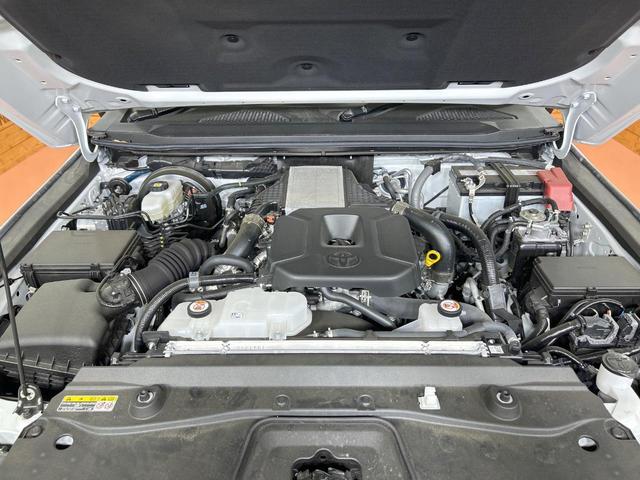 ランドクルーザー２５０ ＶＸ　禁煙　ＪＢＬ付１２型ディスプレイオーディオ　トヨタチームメイト　モデリスタパッケージ　シグネチャーイルミ　オーバーフェンダー　丸目ヘッドライト　デジタルインナーミラー　ブラインドスポットモニター（19枚目）