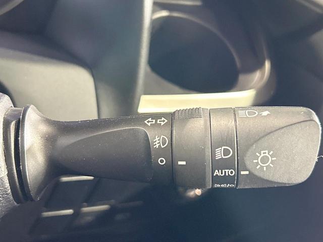 アルファード ２．５Ｓ　タイプゴールドＩＩ　禁煙車　後席モニター　デジタルインナーミラー　両側電動スライドドア　ブラインドスポットモニター　純正９型ディスプレイオーディオ　Ｂｌｕｅｔｏｏｔｈ再生　フルセグ　ＣＤ／ＤＶＤ再生　セーフティセンス（41枚目）