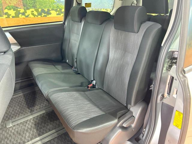 ノア Ｓｉ　禁煙車　電動スライドドア　純正ナビ　フルセグ　Ｂｌｕｅｔｏｏｔｈ再生　ＥＴＣ　ＣＤ／ＤＶＤ再生　バックカメラ　ＨＩＤヘッドライト　フォグ　電動格納ミラー　ドアバイザー　純正１６インチアルミ（29枚目）