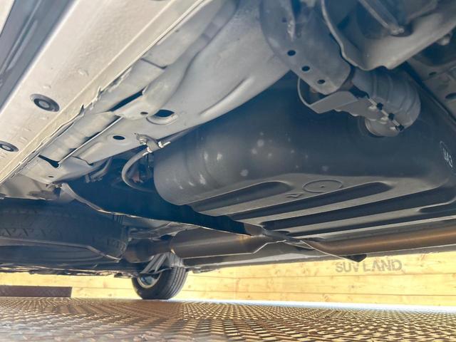 ノア Ｓｉ　禁煙車　電動スライドドア　純正ナビ　フルセグ　Ｂｌｕｅｔｏｏｔｈ再生　ＥＴＣ　ＣＤ／ＤＶＤ再生　バックカメラ　ＨＩＤヘッドライト　フォグ　電動格納ミラー　ドアバイザー　純正１６インチアルミ（31枚目）