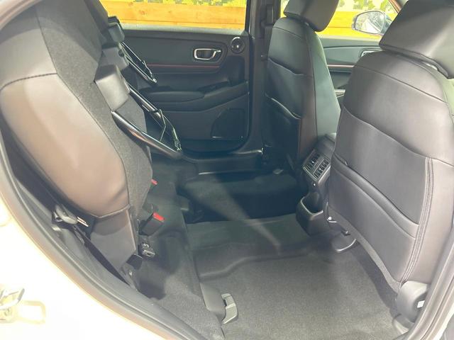 ヴェゼル e:HEV RS 登録済未使用車 純正9型ナビ マルチビューカメラシステム ホンダセンシング フルセグ Bluetooth再生 ブラインドスポットモニター 電動リアゲート LEDヘッドライト シートヒーター ETC(37枚目)