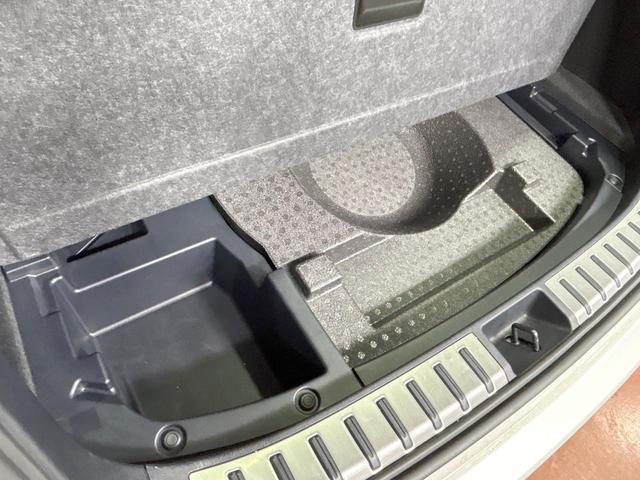 ＮＸ ＮＸ３００　バージョンＬ　禁煙車　１２型ナビ　全席シートヒーター　電動リアゲート　バック＆サイドカメラ　革シート　パワーシート　レーダークルーズ　レーンアシスト　３眼ＬＥＤヘッド　オートマチックハイビーム　ステアリングヒーター（63枚目）