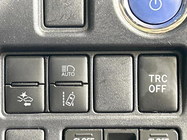 エスクァイア ハイブリッドＧｉ　禁煙車　後席モニター　１０型ナビ　バックカメラ　両側パワスラ　セーフティセンス　クルーズコントロール　ＥＴＣ　シートヒーター　ＬＥＤヘッド＆フォグ　オートハイビーム　１５インチアルミ　ダブルエアコン（7枚目）