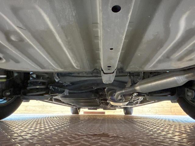 エスクァイア ハイブリッドＧｉ　禁煙車　後席モニター　１０型ナビ　バックカメラ　両側パワスラ　セーフティセンス　クルーズコントロール　ＥＴＣ　シートヒーター　ＬＥＤヘッド＆フォグ　オートハイビーム　１５インチアルミ　ダブルエアコン（20枚目）