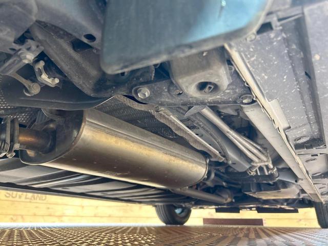 ヴォクシー ハイブリッドＺＳ　煌ＩＩＩ　禁煙車　フリップダウンモニター　両側電動ドア　シートヒーター　純正１０型ナビ　バックカメラ　クルーズコントロール　クリアランスソナー　ハーフレザーシート　フルセグＴＶ　純正１６インチＡＷ　ＥＴＣ（34枚目）