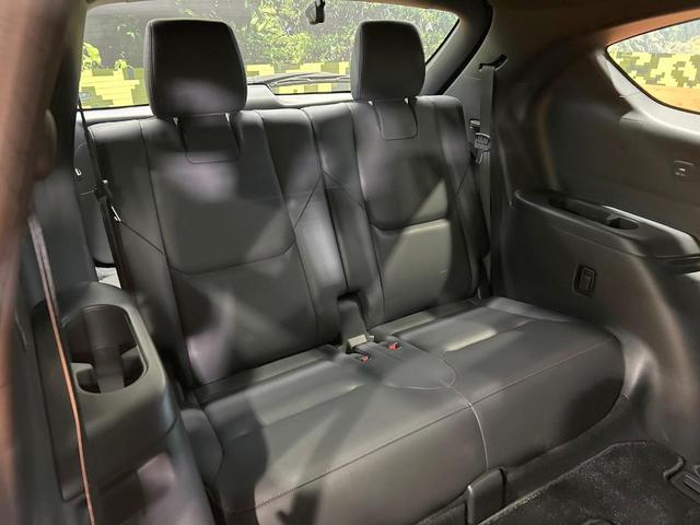 ＣＸ－８ ２５Ｓ　ブラックトーンエディション　禁煙車　ターボ　７人乗り　純正ＳＤナビ　全周囲カメラ　衝突被害軽減システム　レーダークルーズ　電動リアゲート　ハーフレザーシート　全席シートヒーター　ドラレコ　コーナーセンサー　スマートキー（11枚目）