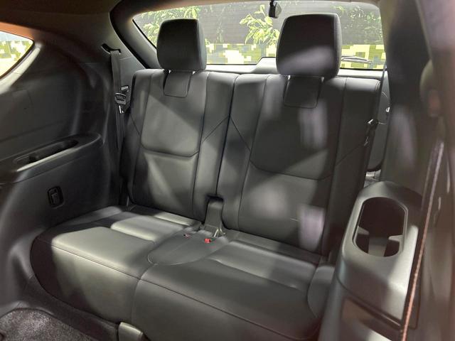 ＣＸ－８ ２５Ｓ　ブラックトーンエディション　禁煙車　ターボ　７人乗り　純正ＳＤナビ　全周囲カメラ　衝突被害軽減システム　レーダークルーズ　電動リアゲート　ハーフレザーシート　全席シートヒーター　ドラレコ　コーナーセンサー　スマートキー（32枚目）