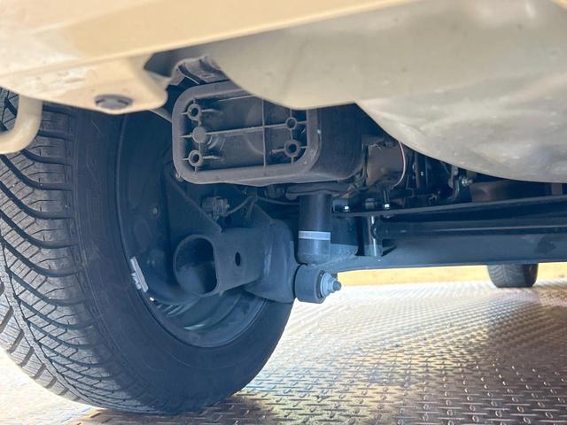 シエンタ ハイブリッド　ファンベースＧ　クエロ　禁煙車　全周囲カメラ　純正ＳＤナビ　フルセグ　両側電動ドア　トヨタセーフティセンス　クリアランスソナー　クルーズコントロール　ステアリングヒーター　ＬＥＤヘッドライト　オートハイビーム　ＥＴＣ（21枚目）