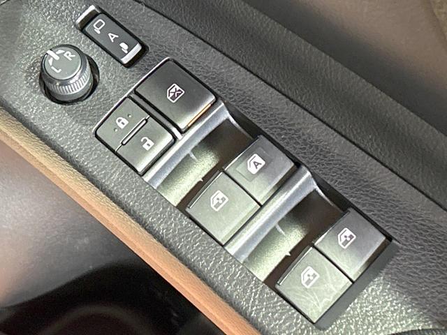 シエンタ ハイブリッド　ファンベースＧ　クエロ　禁煙車　全周囲カメラ　純正ＳＤナビ　フルセグ　両側電動ドア　トヨタセーフティセンス　クリアランスソナー　クルーズコントロール　ステアリングヒーター　ＬＥＤヘッドライト　オートハイビーム　ＥＴＣ（34枚目）