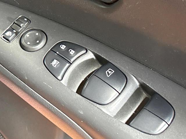 セレナ ハイウェイスター　ＶセレクションＩＩ　禁煙車　後席モニター　両側電動ドア　全周囲カメラ　セーフティパックＢ　純正９型ナビ　デジタルインナーミラー　クリアランスソナー　ＬＥＤヘッドライト　純正１６インチＡＷ　Ｂｌｕｅｔｏｏｔｈ再生　ＥＴＣ（39枚目）