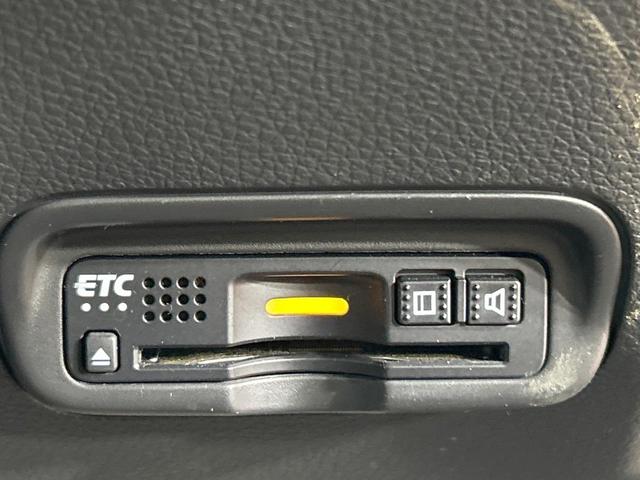 ヴェゼル ハイブリッドＸ・ホンダセンシング　禁煙車　純正ナビ　バックカメラ　レーダークルーズ　ＬＥＤヘッド　オートハイビーム　純正１６インチアルミ　スマートキー　ＥＴＣ　オートエアコン　パドルシフト　フルセグ　Ｂｌｕｅｔｏｏｔｈ再生（7枚目）
