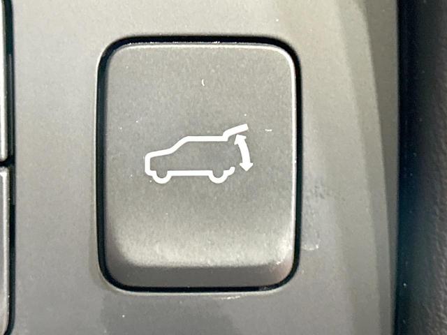 ＣＸ－８ ＸＤ　スポーツアピアランス　禁煙車　全周囲カメラ　純正１０型ナビ　ブラインドスポットモニター　ヘッドアップディスプレイ　電動リアゲート　クリアランスソナー　レーダークルーズ　ＬＥＤヘッドライト　メモリーパワーシート　赤革シート（7枚目）