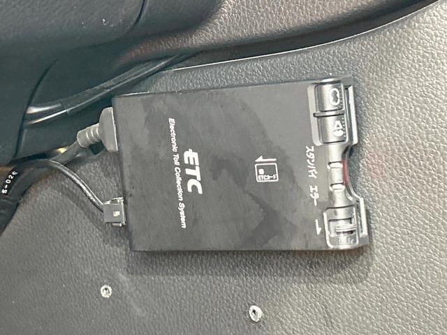 【ＥＴＣ】高速道路の料金所をストレスなく通過！話題のスポットやサービスエリアに多い「スマートＩＣ」利用時は必須のアイテムです。当店でセットアップを実施、ご納車当日からすぐにご利用いただけます！