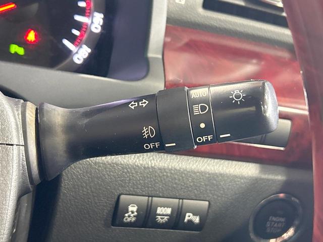 ヴェルファイア ２．４Ｚ　禁煙車　後席モニター　両側パワスラ　ＳＤナビ　バックカメラ　ＨＩＤヘッド　ＥＴＣ　クリアランスソナー　オートライト　オットマン　ダブルエアコン　１９インチアルミ　フォグランプ（49枚目）