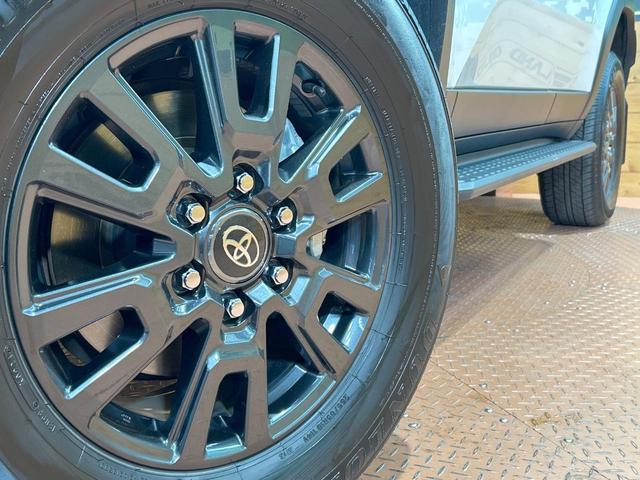 �y�����P�W�C���`�A���~�z�C�[���z�O�ςɃ}�b�`���������A���~�z�C�[���𑕒����Ă���܂��B�e��ЊO�A���~�z�C�[����A�X�^�b�h���X�^�C�����戵�����Ă���܂��B���񂲑��k����������