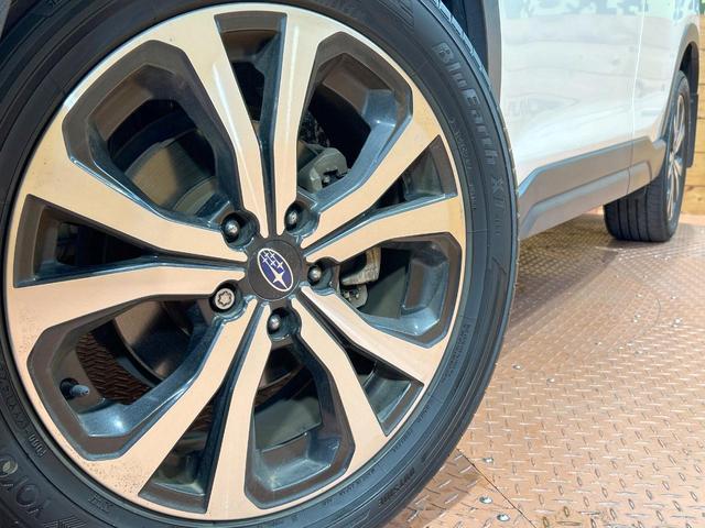 �y�����P�W�C���`�A���~�z�C�[���z�O�ςɃ}�b�`���������A���~�z�C�[���𑕒����Ă���܂��B�e��ЊO�A���~�z�C�[����A�X�^�b�h���X�^�C�����戵�����Ă���܂��B���񂲑��k����������