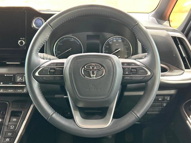 ヴォクシー ハイブリッドＳ－Ｇ　禁煙車　７人乗り　快適利便ＰＫＧ　両側電動ドア　ＣＤ／ＤＶＤ再生　ＥＴＣ２．０　純正ディスプレイオーディオ　バックカメラ　レーダークルーズ　セーフティセンス　コーナーセンサー　シートヒーター　フルセグ（12枚目）