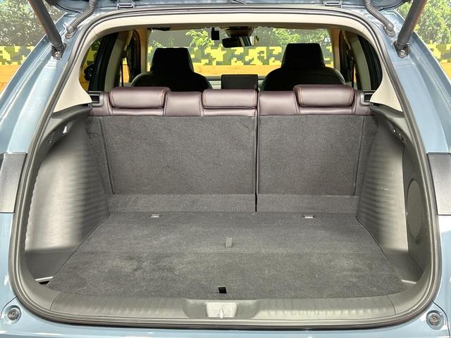 ＺＲ－Ｖ ｅ：ＨＥＶ　Ｚ　禁煙　ホンダコネクトディスプレイ　ＢＯＳＥサウンド　全周囲カメラ　ホンダセンシング　レーダクルーズ　ブラインドスポットモニター　パワーバックドア　シートヒーター　ステアリングヒーター　純正１８アルミ（10枚目）