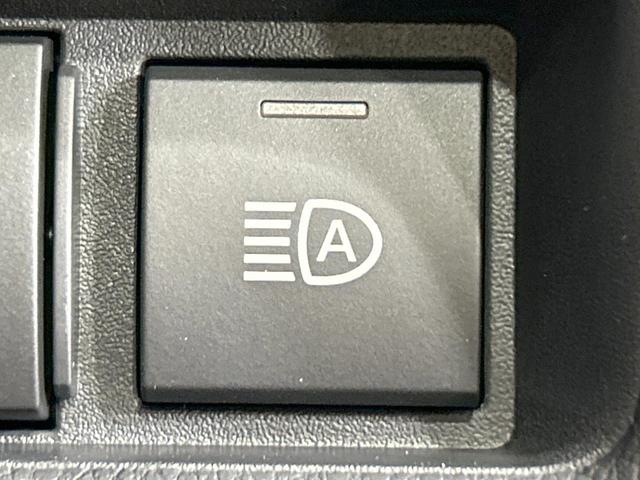 シエンタ ハイブリッドＺ　登録済未使用車　セーフティセンス　レーダークルーズ　両側電動ドア　純正１０．５型ナビ　全周囲カメラ　トヨタチームメイト　前席シートヒーター　ステアリングヒーター　ＥＴＣ　ドラレコ　ＬＥＤヘッドライト（42枚目）