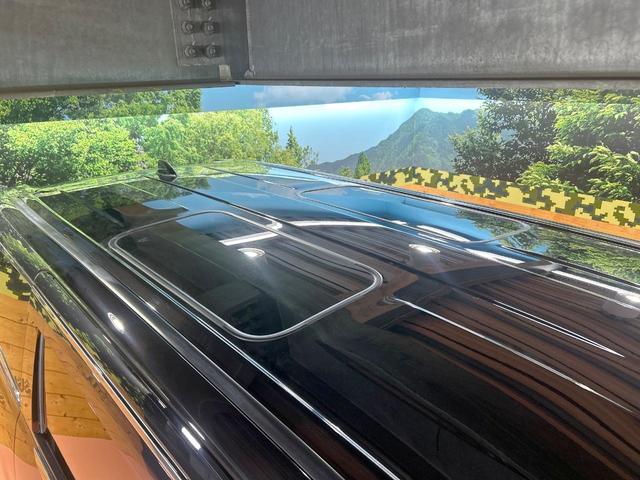 アルファードハイブリッド Ｚ　禁煙車　ガラスルーフ　両側電動ドア　後席モニター　全周囲カメラ　１００Ｖ電源　レーダークルーズ　前席シートエアコン　リアシートエアコン　ＬＥＤヘッド　ＥＴＣ　オットマン　純正１４インチナビ（3枚目）