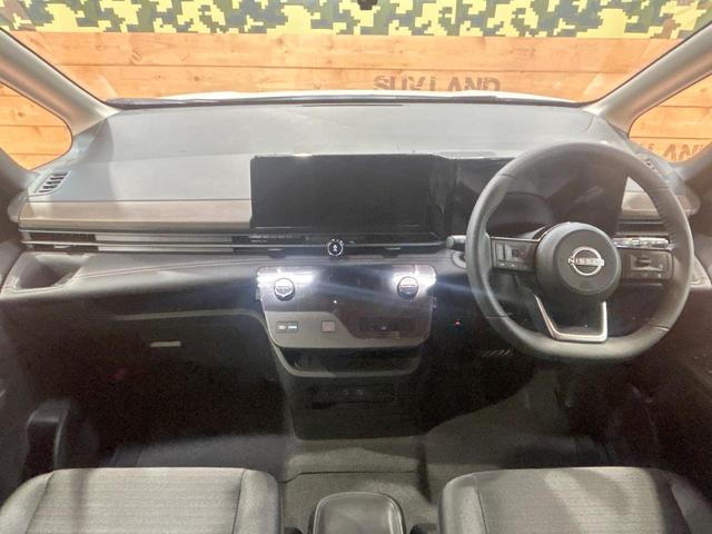 セレナ ｅ－パワー　ハイウェイスターＶ　登録済未使用車　両側電動ドア　１２型ナビ　デジタルインナーミラー　ブラインドスポットモニター　全周囲カメラ　置くだけ充電　ＬＥＤヘッド　オートマチックハイビーム　ＥＴＣ　ハーフレザーシート（2枚目）